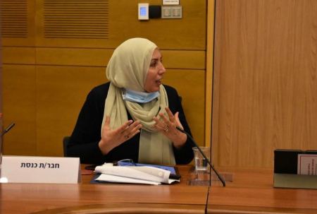 تحسين ظروف عمل الأمهات أحاديات الوالدية